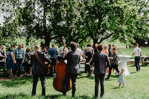akoestisch trio bruiloft tuin