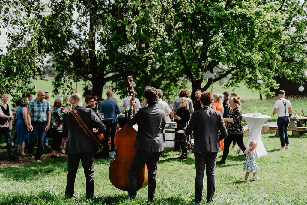 akoestisch trio bruiloft tuin